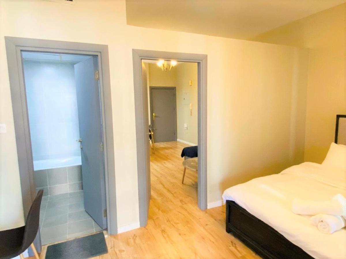 Royal Manor- Marina Diamond 2 Apartment Дубай Екстериор снимка